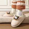 Chinelos femininos para casa para uso pós-parto, novo estilo outono/inverno 2026, para ambientes internos, antiderrapantes, de pelúcia, chinelos quentes de algodão para mulheres