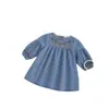 Vestido jeans bordado étnico estilo coreano para meninas, novo modelo outono 2026, vestido casual de algodão puro com mangas compridas para crianças pequenas