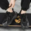 Zapatillas deportivas de hombre estilo coreano, de caña baja, suela gruesa, que aumentan la altura, nuevo calzado casual moderno resistente al desgaste para jóvenes, disponibles para venta al por mayor