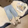 Jeans de Felpa para Niña 2025 Otoño e Invierno Nuevo para Bebé Niña Pantalones Rectos de Gato de Dibujos Animados con Lazo Pantalones para Niños Invierno