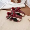 Sapatos Infantis Estilo Alemão 2026 Outono Novos Tênis Esportivos Sapatos para Caminhada de Criança Pequena Sapatos Forrest Gump Cor Color Block Retrô Sapatos Casuais Tendência