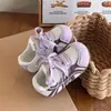 Zapatillas de entrenamiento retro alemanas para niños, nuevo modelo primavera y otoño 2026, malla transpirable, ligeras, con suela gruesa, zapatillas deportivas casuales para niñas, estilo Forrest Gump
