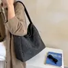 Bolsa de tecido com estampa de leopardo retrô estilo coreano para mulheres, nova bolsa de ombro tote grande capacidade versátil para estudantes e通勤, verão 2026