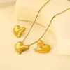 Amazon Más Vendido Set de Aretes y Collar de Acero Inoxidable Corazón Joyería de Lujo Ligero Cadena para Clavícula Colgante Set de Joyería para Mujeres