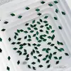 Pedras Strass para Nail Art Verde Esmeralda, Gota d'Água Deslumbrante Famosa na Internet, Marquise, Losango, Fundo Plano, Pedras Strass de Formato Irregular, Pedras Strass para Unhas Estilo Vintage Verde Escuro