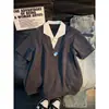 Camisa Polo Listrada de Manga Curta para Homem Estilo Coreano Solta Gola Lapela Cor Sólida Casual Fina Tendência Top para Casal