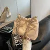 Bolso de Mano con Diseño de Pliegues de Nicho Francés para Mujer, Nuevo de Moda Otoño e Invierno, Bolso Cruzado Simple de Cubo Versátil