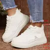 Zapatillas Blancas de Suela Gruesa para Mujer 2026 Primavera y Otoño Nuevos Zapatos Deportivos Casuales Versátiles Zapatos de Entrenamiento Alemanes Estilo Estudiante