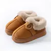 Zapatillas populares de gamuza y felpa de algodón para el hogar para otoño e invierno, cálidas para mujer, forradas, zapatos de algodón antideslizantes de suela gruesa para interior