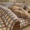 Conjunto de cama simples de outono e inverno de algodão puro escovado de quatro peças, capa de edredom espessa 100% algodão e um conjunto de lençóis de três peças luxuoso e de alta qualidade
