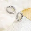 Europa e Estados Unidos personalidade de luxo leve sem orelha orifício seis brincos de diamante moda temperamento brincos de aço de titânio mulheres não desbotam atacado all-match