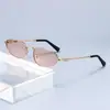 Gafas de Sol Metálicas Retro de Marco Pequeño Estilo Hong Kong Gafas de Sol de Marco Delgado Grabado Gafas de Sol para Pose de Influencer Se Pueden Usar por Hombres y Mujeres