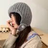 Chapéu de Lã Pequeno Estilo Coreano Simples com Proteção de Orelha Voadora para Mulheres 2025 Novo Outono e Inverno Quente que Mostra o Rosto Chapéu Lei Feng