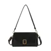 Bolsa de Ombro Frosted Retro Nova Outono 2026 Simples Versátil Fivela Quadrada de Metal Transversal para o Trabalho Sensação de Alto Padrão Bolsa de Ombro Único