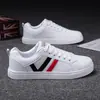 Nova Moda de Primavera Sapatos Casuais Esportivos Masculinos Estilo Coreano Tendência Sapatos Masculinos Brancos Tênis Brancos Sapatos Tendência para Estudantes