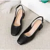 Zapatos de mujer de piel suave, sandalias de moda estilo coreano, nuevo modelo de verano 2026, tacón medio grueso, tira trasera de una sola tira, punta cerrada, espalda abierta, zapatos de mujer