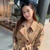 Jaqueta corta-vento cáqui feminina 2026 Nova Primavera Outono Petite Gola Lapela Dupla Botão Longo Elegante Casaco Feminino