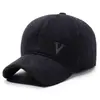 Gorra de invierno para hombre para exteriores, forrada de forro polar y engrosada, con protección para las orejas, gorra tipo pico de pato, adecuada para hombres de mediana edad y mayores, proporcionando calor y protección contra el frío