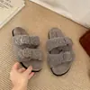 Pantuflas peludas negras retro antideslizantes de suela gruesa para mujer, adecuadas para usar al aire libre, nuevo estilo otoño e invierno 2026, pantuflas de algodón que aumentan la altura para personas bajitas