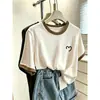 Hombro normal Algodón de copo de nieve Cuello redondo Bloque de color Manga corta Camiseta Diseño para mujer Sentido de la moda Nicho Moderno Elegante Top Capa base Verano