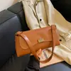 Bolso para Debajo del Brazo con Diseño Retro de Tapa Abatible Verano 2026 Nuevo Bolso Cuadrado Pequeño de Moda Nicho Bolso de Hombro Versátil para el Día a Día