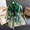 Bufanda de Seda Bordada de Otoño e Invierno para Mujer Estilo Coreano Versátil Bufanda Cálida de Seda Bordada de Alta Gama Lujo Ligero Bufanda de Comercio Exterior