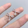 Pendientes de botón de cruz de circonita microincrustada, simples de lujo ligero, diseño exquisito de alto temperamento, pendientes de estrella, joyería para orejas para mujer