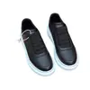 ¡Artículos de Alta Gama de Dongguan! Mq Nuevos Zapatos Deportivos Casuales de Cuero Genuino con Suela Gruesa de Dos Tonos para Parejas con Cola Zapatos Blancos con Cordones para Aumentar la Altura