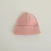 Gorro de Tricô Estilo Coreano para Crianças em Cores Dopamina com Listras Outono e Inverno Novo Estilo Gorro Quente de Lã para Bebês Tendência para Meninos e Meninas
