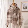 Bufanda Chal Cálido con Patrón de Cuadros Suaves para Otoño e Invierno, Versátil Bufanda con Flecos de Cachemir Sintético para Viajes