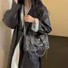Bolso de Motocicleta Chic de Moda 2026 Estilo Nuevo con Remaches, Bolso para Viajes Diarios, Bolso Cruzado Versátil con Estilo, Bolso Tote de Gran Capacidad para Mujer