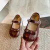 Zapatos Mary Jane para Niñas 2026 Estilo Nuevo Primavera y Otoño Moño Velcro Suela Suave Patrón de Cera de Aceite Zapatos de Princesa Retro