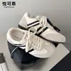 Zapatillas casuales para mujer de cuero genuino, suela plana, ligeras, inspiradas en el estilo de "Forrest Gump", nueva colección otoño 2026, zapatillas de entrenamiento rojas alemanas, zapatillas de skate