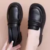 Mocasines sin cordones de suela blanda, zapatos de mujer bajos y cómodos, nuevos zapatos de cuero pequeños versátiles de otoño 2026, zapatos para mamá