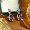 Pendientes de Cristal Esmeralda de Lujo Ligero con Agujas de Plata 925, Pendientes de Alta Gama y Elegantes para Mujer, Diseño de Nicho, Sencillos y Elegantes
