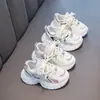 Tênis de malha estilo "dad shoes" infantil 2026 verão para meninas, respirável, color block, sola macia, leve, moda estudantil, tênis casual