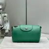 Bolsa de Alta Qualidade com Emblema de Dragão de Mola, Nova Bolsa Cilíndrica Boston, Bolsa de Ombro Transversal Clutch, Moderna e Versátil para Uso Casual