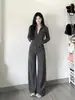 Conjunto esportivo casual estilo coreano para mulheres no outono, jaqueta moletom slim fit e calça pantalona, um conjunto completo deslumbrante