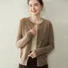 26 Novos Suéteres de Caxemira Outono e Inverno Cardigã Feminino Gola Redonda Cor Lisa Versátil Suéter de Caxemira Jaqueta de Tricô Top Solto