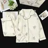 Conjunto de loungewear infantil estilo lapela, tecido fino para primavera e outono, cardigã de manga longa, pijama de algodão estilo coreano com estampa de nuvens para meninas