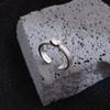 Anillo de estilo retro francés con raya abierta de circón simple, nuevo anillo de alta calidad con sentido ligero, joyería exquisita de nicho de lujo