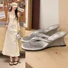 Impresionantes chanclas de cuña para mujer, nuevo calzado de verano para exteriores, sandalias de tacón alto estilo hada para vacaciones