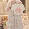 Conjunto de Manga Curta com Estampa Floral de Desenho Animado para Meninas de Meia-Idade e Mais Velhas, Novo Estilo de Verão, Conjunto de Duas Peças com Saia Longa Color Block Versátil Mori-kei