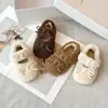 Sapatos de algodão com lã de cordeiro para meninas 2026 novos sapatos de inverno forrados com fleece para crianças sapatos quentes para bebês e meninas tipo slip-on