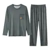 Venta al por mayor de fábrica Pijamas para hombre Otoño de imitación de algodón 2026 Nuevo Manga larga Talla grande Gris Oscuro Ropa para el hogar Otoño e Invierno