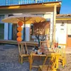 Combinación de Mesa y Sillas de Bambú, Mesa y Sillas de Bambú para Patio Exterior, Mesa de Café de Bambú, Mesa y Sillas Tejidas de Bambú, Preparación de Té Alrededor de la Estufa, Muebles de Bambú, Mesa de los Ocho Inmortales