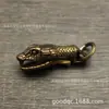 Colgante de Serpiente de Resorte Retro de Latón Cobra de Boca Abierta de Cobre Gancho para Ropa Llavero Pequeño para Motocicleta Accesorios