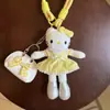Linda Falda Azul, Sombrero de Paja, Colgante de Gatito de Piernas Largas, Llavero de Mochila de Peluche, Salida de Verano Dopamina