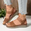 Sandalias Transfronterizas Comercio Exterior Estilo Retro Casual Romano Punta Redonda para Mujer Nuevo Patrón de Flor Hueca Madre Tacón Plano Velcro Mágico