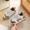 Nuevos Zapatos para Caminar de Bebé para Primavera y Otoño para Niños y Niñas, Tenis de Suela Suave, Zapatos Blancos para Bebé, Zapatos Estilo Forrest Gump para Niños